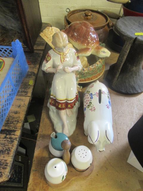 QUANTITY OF POTTERY INCLUDING DENBY Image