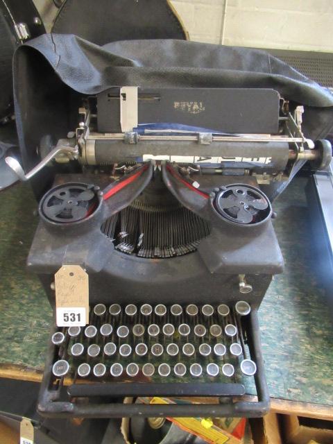 VINTAGE ROYAL TYPEWRITER Image