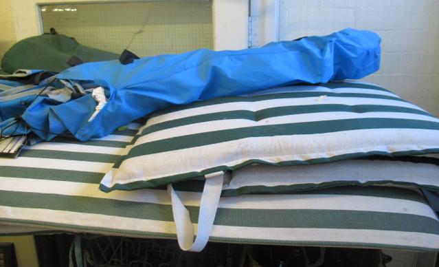 FOLDING CHAIRS AND SEAT PADS Image