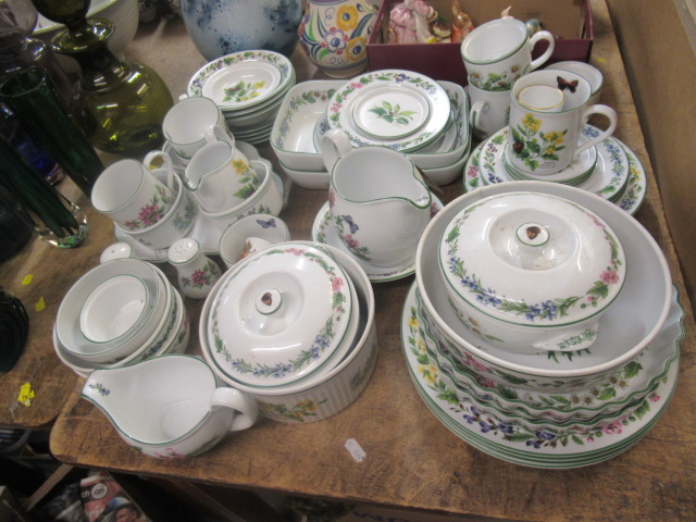 ROYAL WORCESTER HERBS POTTERY TEA AND COFFEE SET Image