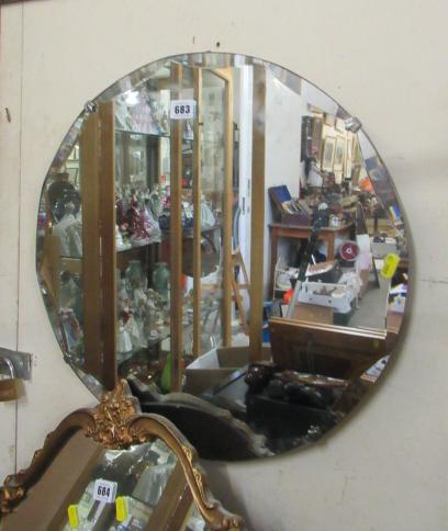 CIRCULAR FRAMELESS MIRROR Image