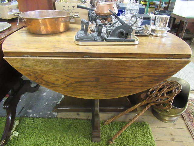 SOLID OAK DROP LEAF TABLE Image