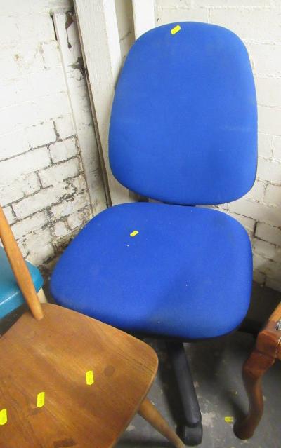 BLUE OFFICE CHAIR Image