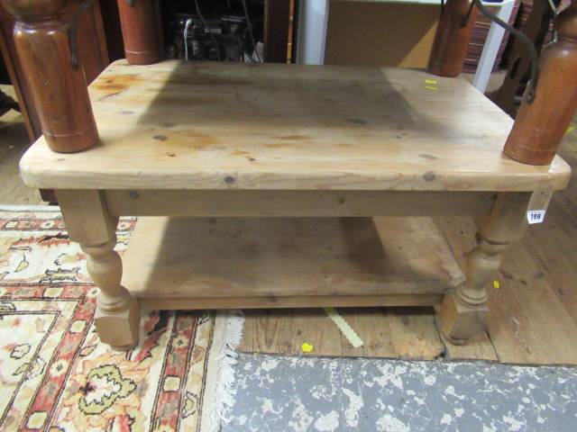 PINE COFFEE TABLE Image