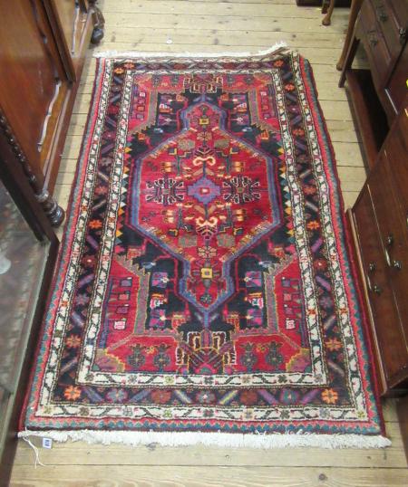 RED RUG Image
