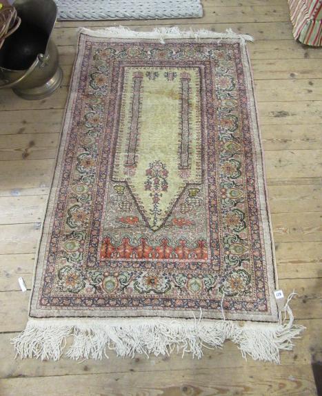FRINGED PRAYER MAT Image