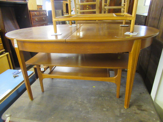 EXTENDING RETRO DINING TABLE Image