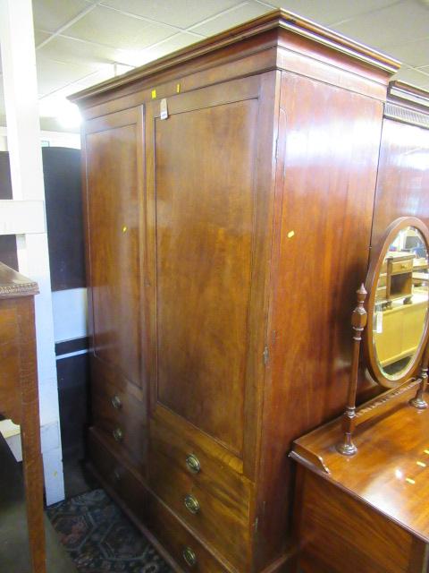 MAHOGANY DOUBLE WARDROBE Image