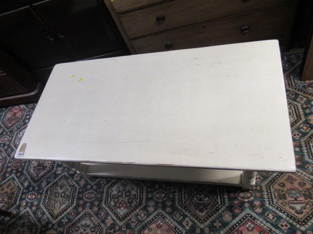 PAINTED COFFEE TABLE Image