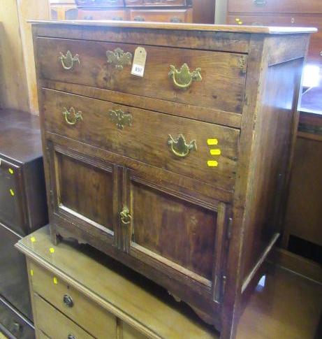 OAK CUPBOARD Image