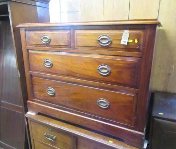 MAHOGANY CHEST OF DRAWERS Image
