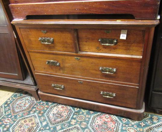 OAK CHEST OF DRAWERS Image