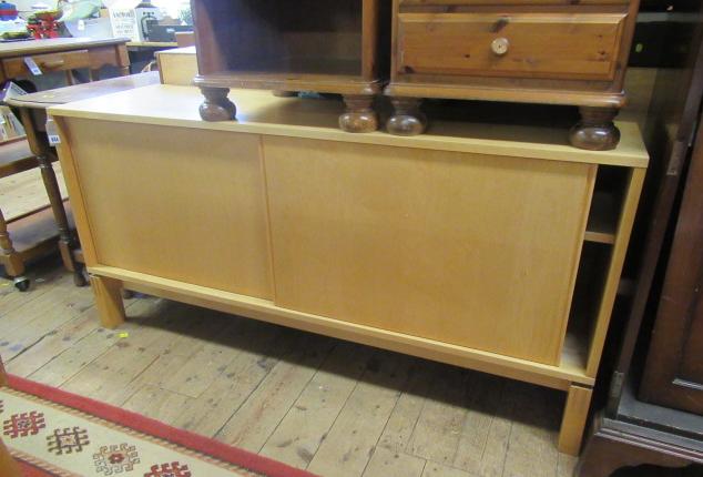 MODERN SIDEBOARD Image