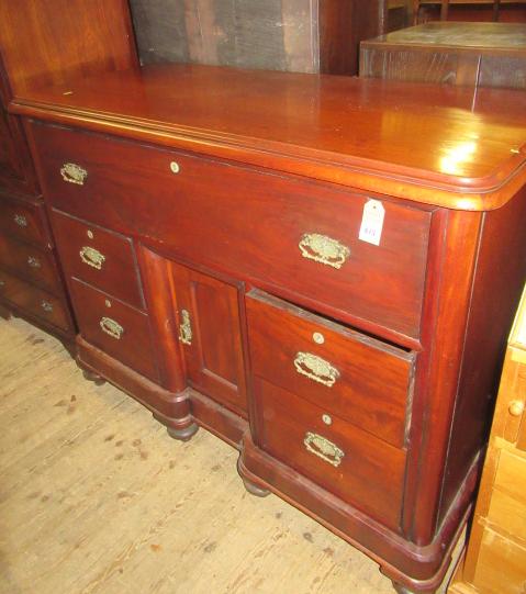 MAHOGANY CHIFFONIER Image