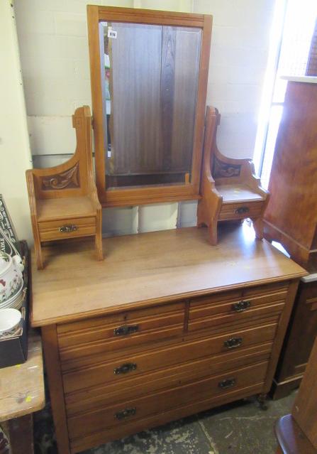 DRESSING CHEST Image