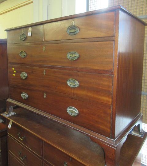 CHEST OF DRAWERS Image