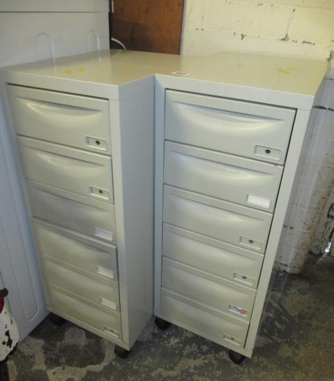 PAIR OF FILING CABINETS Image