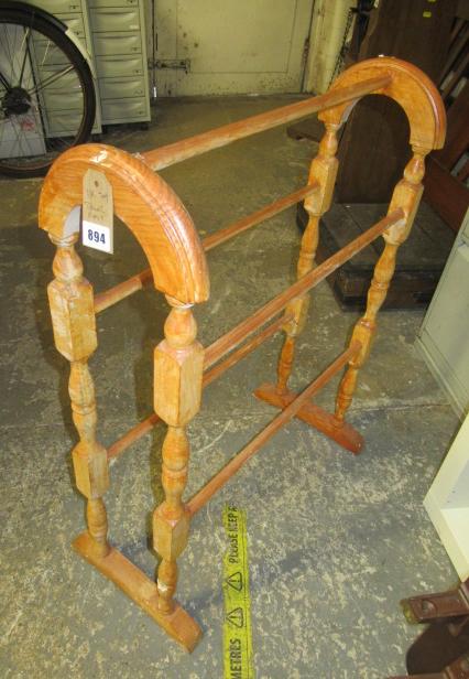 PINE TOWEL RAIL Image