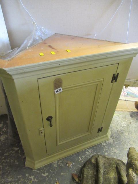 WALL MOUNTED CORNER CUPBOARD Image