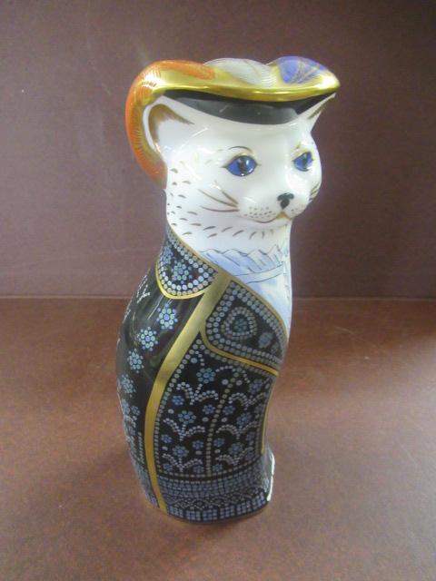 ROYAL CROWN DERBY PEARLY QUEEN CAT Image