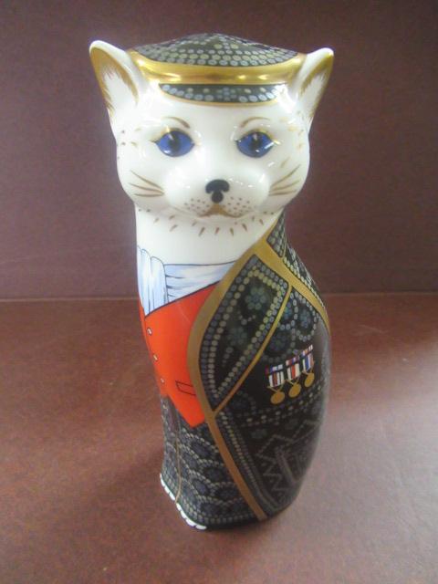 ROYAL CROWN DERBY PEARLY KING CAT Image