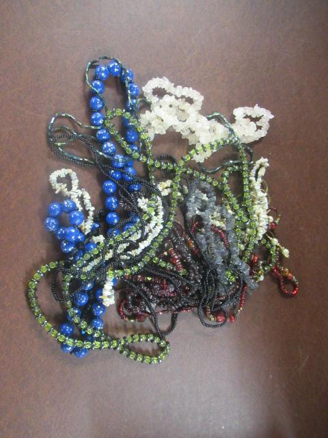 BOX OF ASSORTED NECKLACES Image