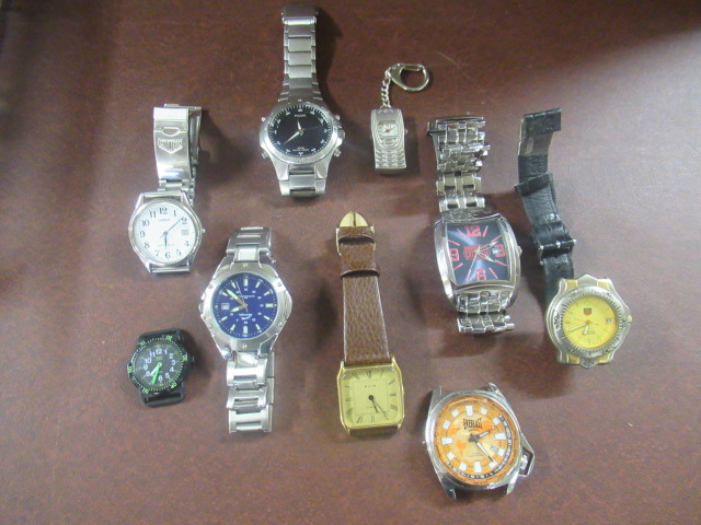 BOX OF WATCHES Image