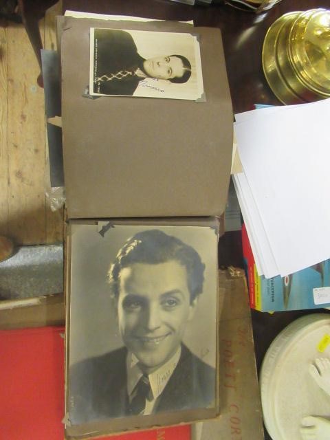 VINTAGE AUTOGRAPH ALBUM AND EPHEMERA WITH SIGNATURES OF LAURA LA PLANTE EDMUND GWEN AND MAX MILLER Image