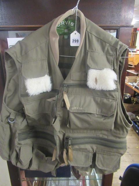 ORVIS FISHING VEST SIZE L Image