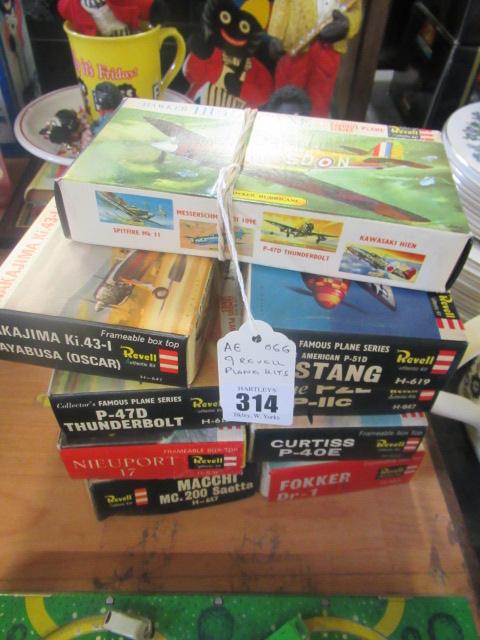 NINE REVELL PLANE KITS Image