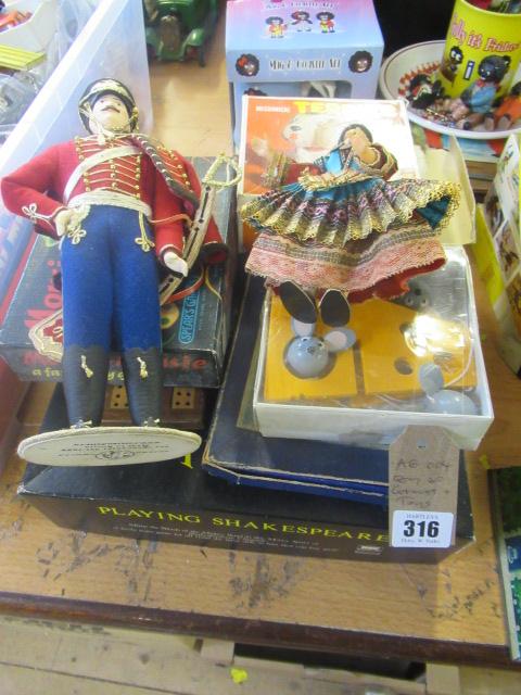 QUANTITY OF GAMES AND TOYS Image