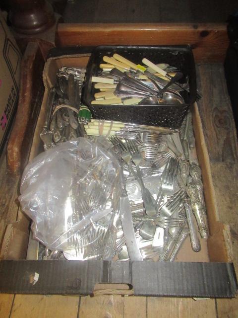 LARGE BOX OF EPNS CUTLERY Image