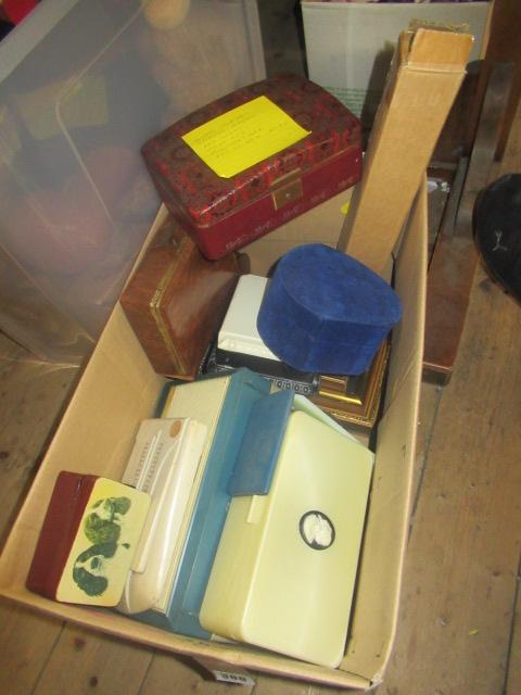 BOX OF MISCELLANEOUS ITEMS Image