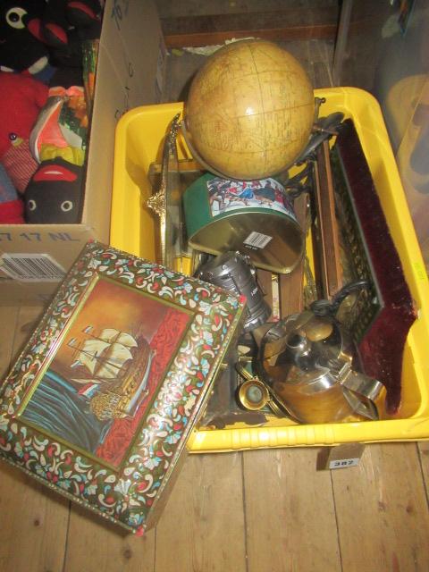 BOX OF MISCELLANEOUS ITEMS Image