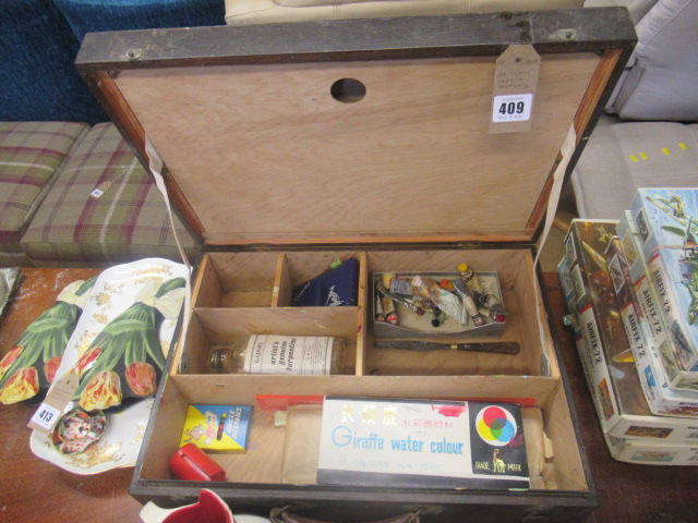 ARTISTS CASE AND CONTENTS Image