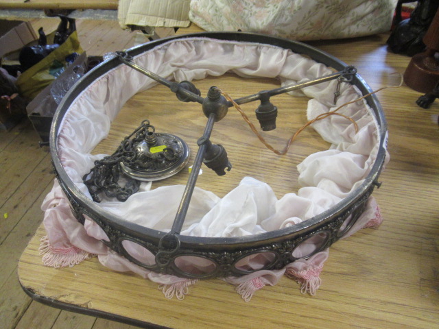 METAL LIGHT FITTING Image