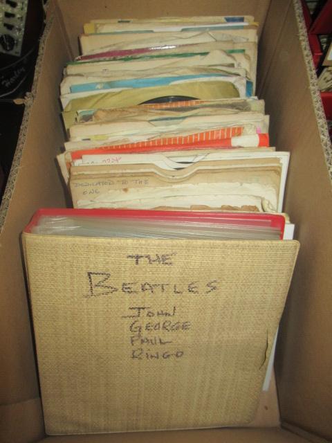 BOX OF 1960S 45 RPM RECORDS INCLUDING THE BEATLES ROLLING STONES AND ELVIS Image