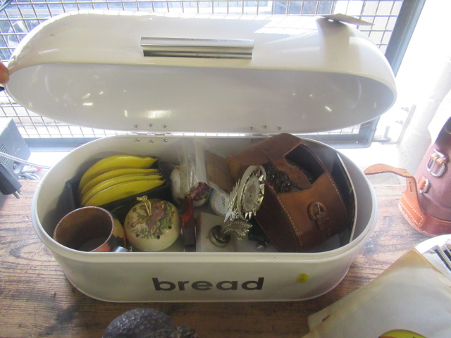 BREAD BIN AND MISCELLANEOUS CONTENTS Image