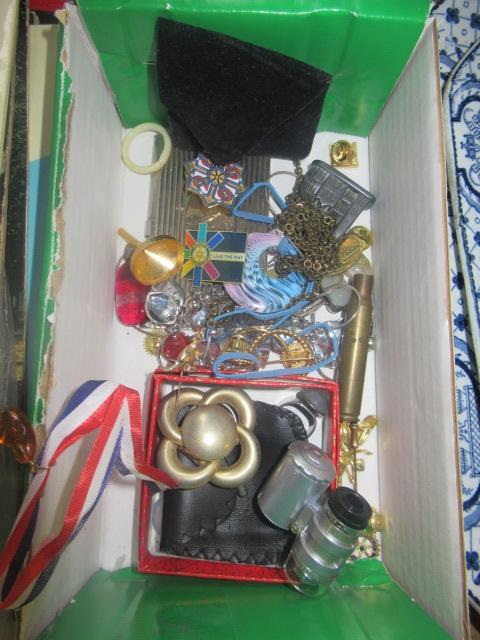 QUANTITY OF COSTUME JEWELLERY ETC Image