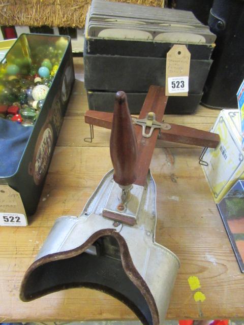 STEREOSCOPE WITH PICTURE CARDS Image