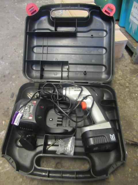 BLACK AND DECKER CORDLESS DRILL Image