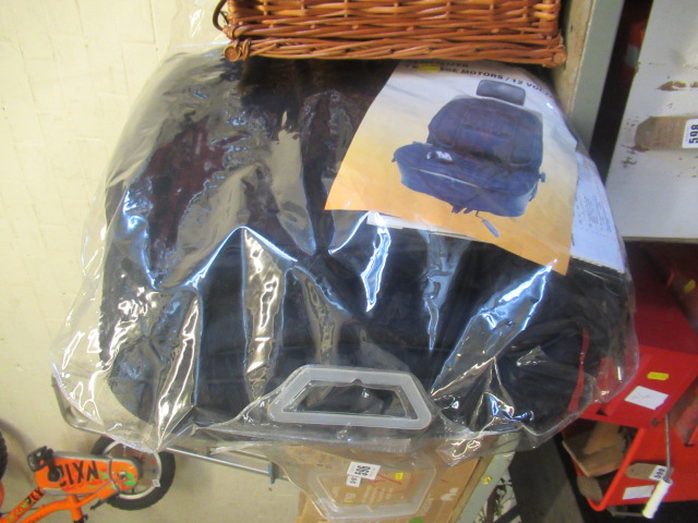 TWO MASSAGE CAR SEAT COVERS Image