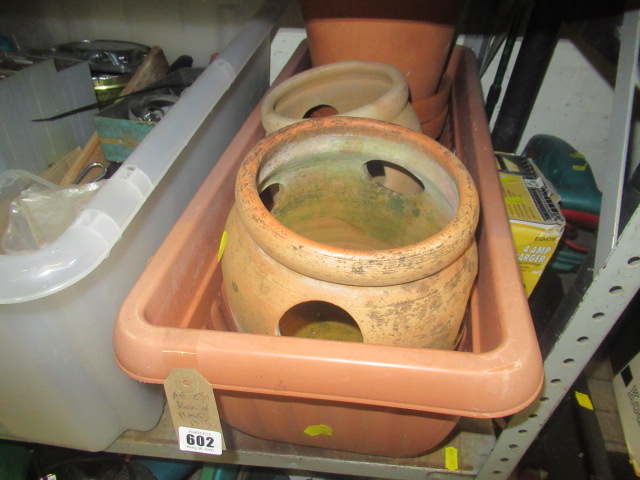 BOX OF PLANT POTS Image