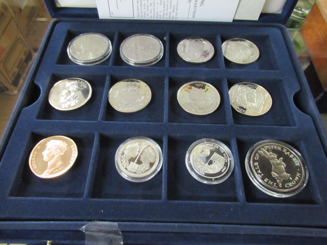 THREE LAYERED BOX OF COMMEMORATIVE CROWNS INCLUDING SILVER AND BRONZE EXAMPLES Image