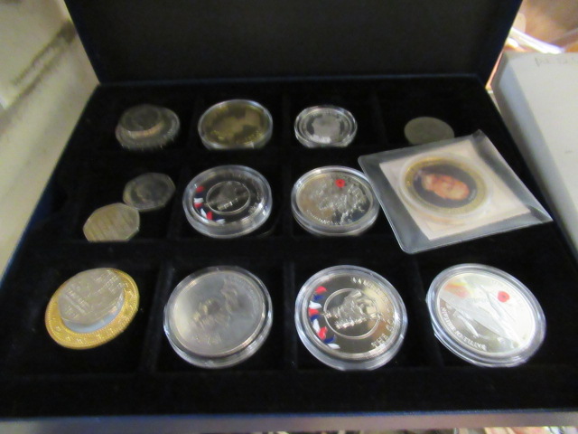 BOX OF COINS INCLUDING 2001 TURKS AND CAICOS 5 CROWNS COIN ETC Image