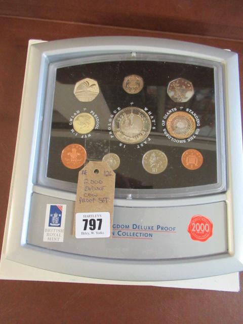 2000 DELUXE COIN PROOF SET Image