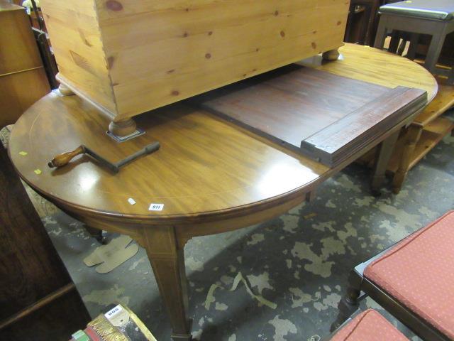 INLAID EXTENDING DINING TABLE Image