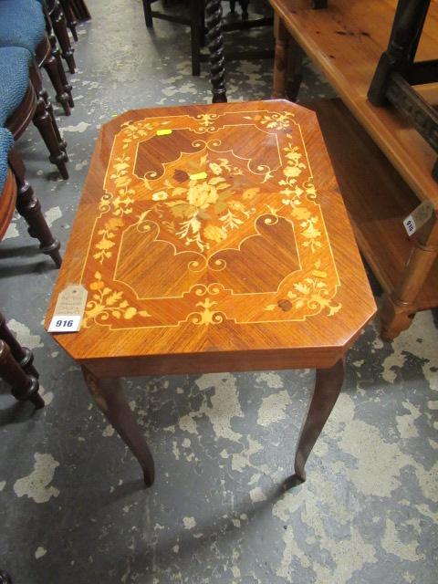 SEWING TABLE AND CONTENTS Image