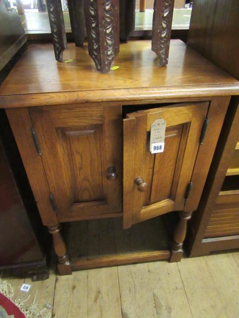 SMALL OAK CABINET Image