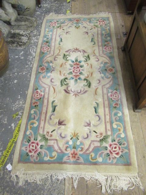 FLORAL PATTERNED RUG Image
